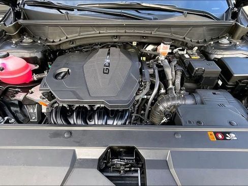 Certified 2024 Hyundai Santa Cruz SEL image 9