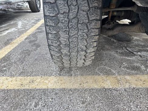 Used 2021 Toyota Tacoma TRD Off-Road image 9