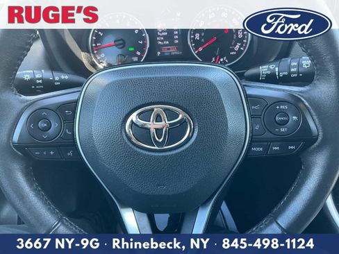 Used 2021 Toyota RAV4 XLE w/ XLE Grade Weather Package AWD/4WD image 19