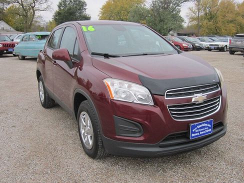 Used 2016 Chevrolet Trax LS image 2