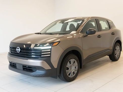 Used 2025 Nissan Kicks S AWD/4WD image 6