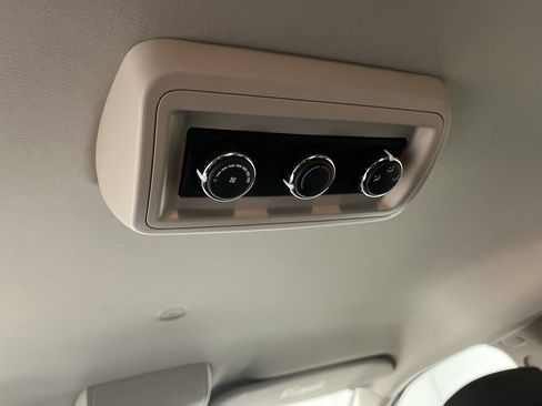 Used 2020 Dodge Grand Caravan SE w/ Rear Park Assist Package image 11