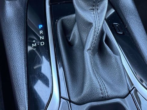Used 2022 Toyota Corolla Cross XLE AWD/4WD image 25