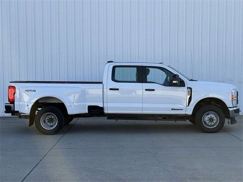 Used 2025 Ford F350 XL w/ FX4 Off-Road Package image 3