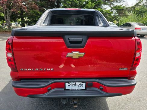 Used 2009 Chevrolet Avalanche LT AWD/4WD image 5