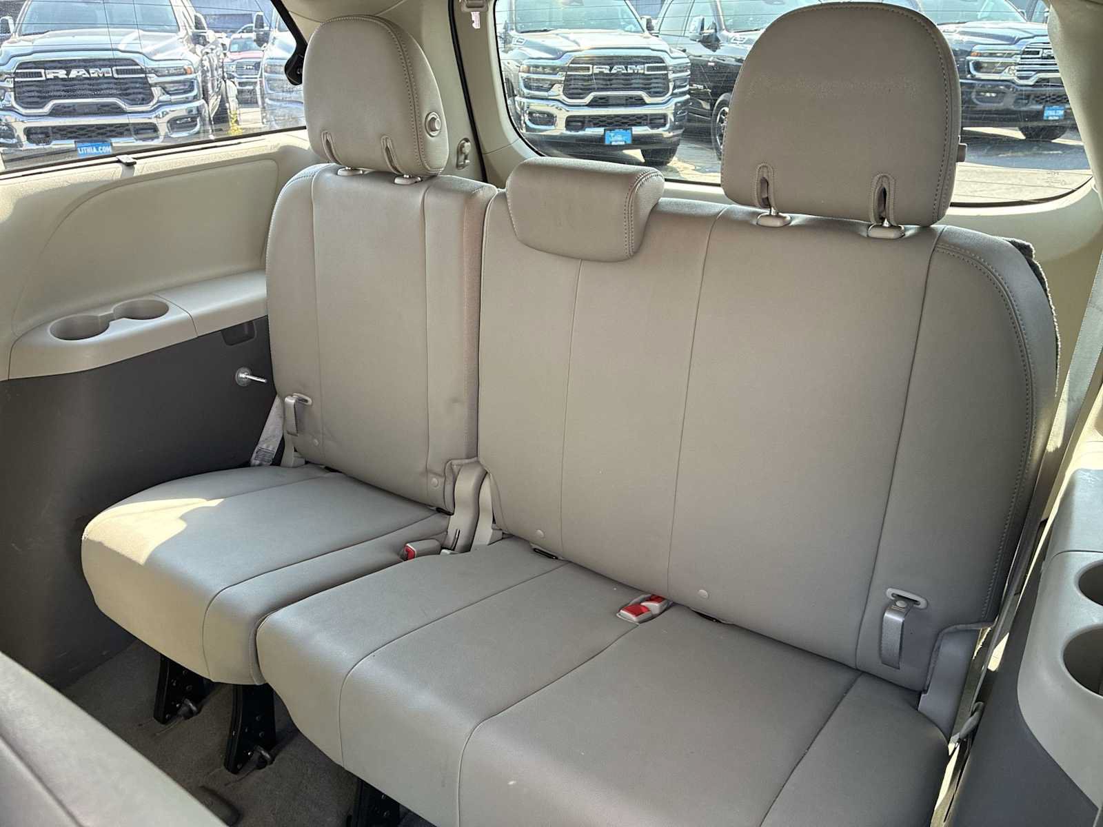 Used 2020 Toyota Sienna XLE w/ XLE Navigation Package AWD/4WD image 25