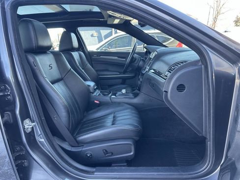 Used 2018 Chrysler 300 S w/ 300S Premium Group AWD/4WD image 37