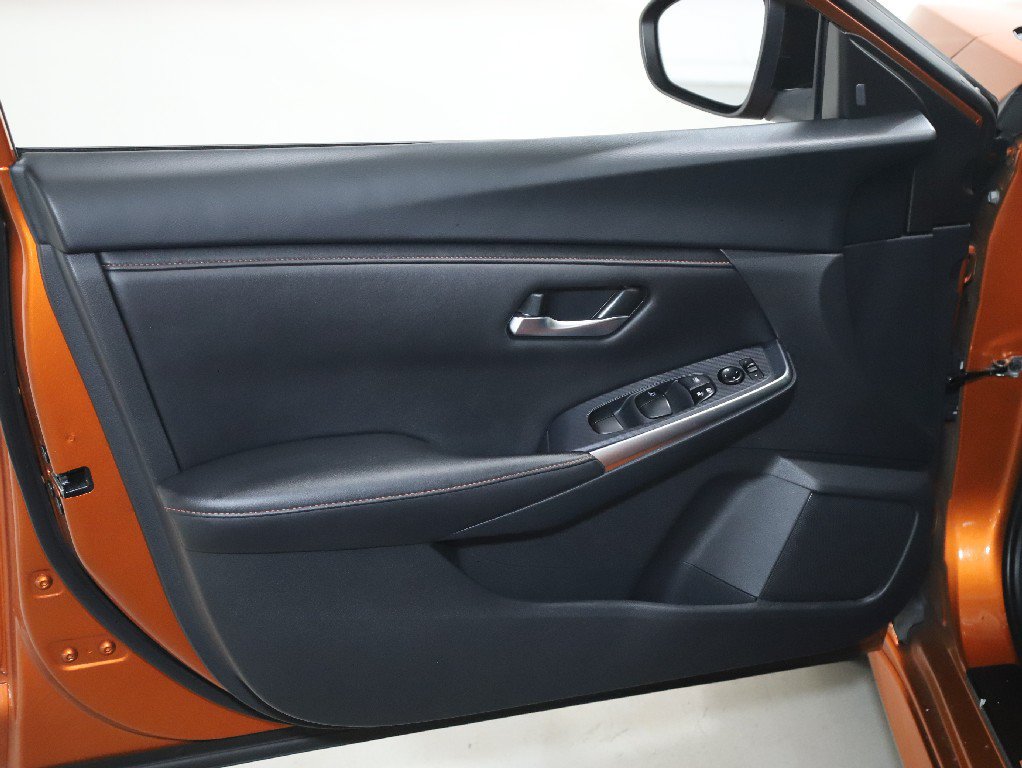 Used 2023 Nissan Sentra SR w/ Electronics Package FWD image 15