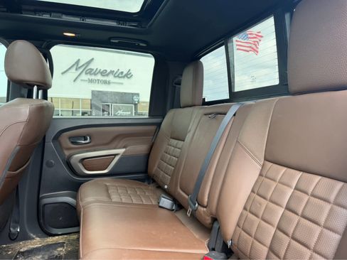 Used 2021 Nissan Titan Platinum Reserve w/ Moonroof Package AWD/4WD image 10