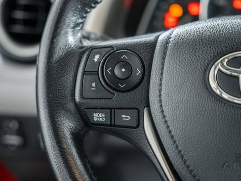 Used 2015 Toyota RAV4 Limited image 27