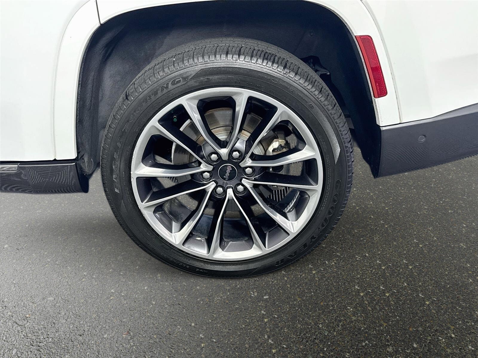 Used 2022 Jeep Grand Wagoneer Series I AWD/4WD image 34