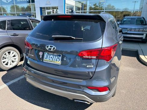 Used 2017 Hyundai Santa Fe Sport w/ 2.4L Tech Package 04 AWD/4WD image 10