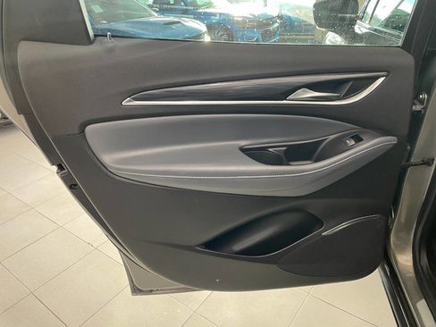 Used 2019 Buick Enclave Essence image 19