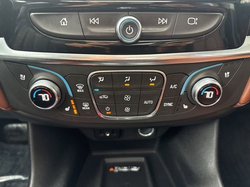 Used 2019 Chevrolet Traverse High Country AWD/4WD image 30