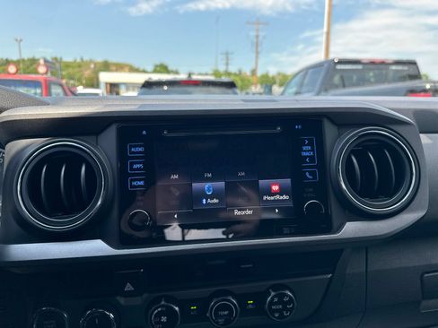 Used 2017 Toyota Tacoma TRD Sport w/ Tow Package (A/T) AWD/4WD image 50
