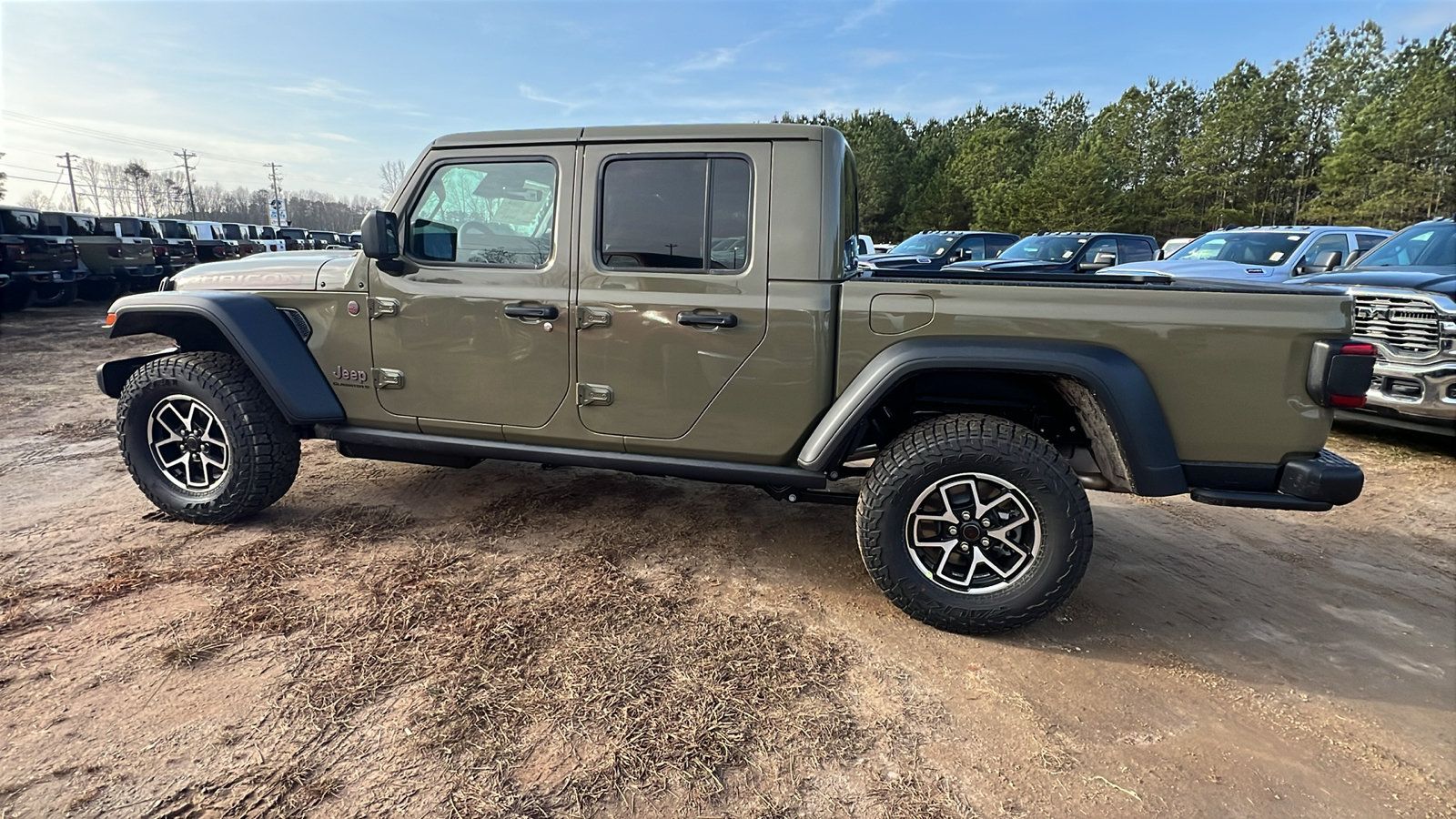 New 2026 Jeep Gladiator Rubicon w/ Safety Group AWD/4WD image 11
