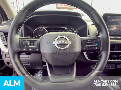 Used 2025 Nissan Rogue SV image 21