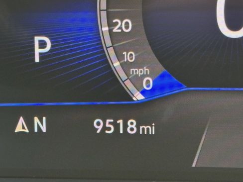 Certified 2024 Volkswagen Taos SE image 13