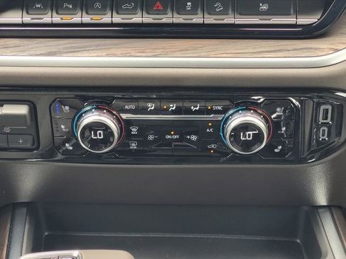 New 2026 GMC Sierra 1500 SLT AWD/4WD image 14