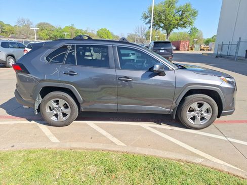 Used 2024 Toyota RAV4 XLE w/ Convenience Package image 7