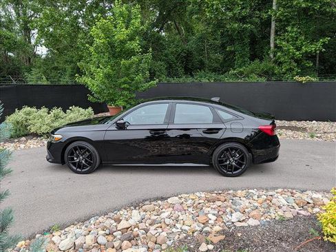 Used 2024 Honda Civic Sport image 2