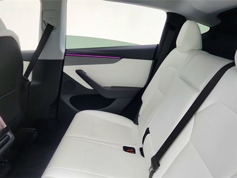 Used 2026 Tesla Model Y Long Range image 27