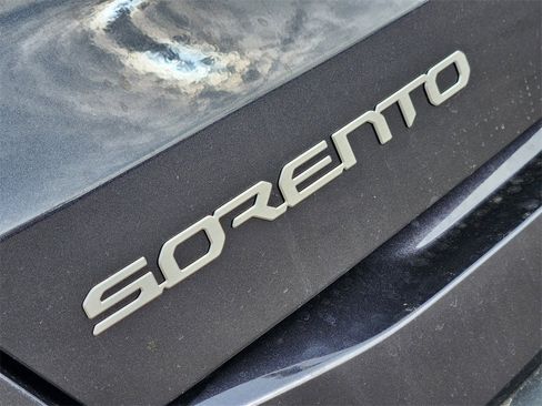 New 2026 Kia Sorento S image 8