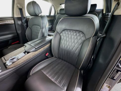 Used 2020 Genesis G90 3.3T Premium image 12