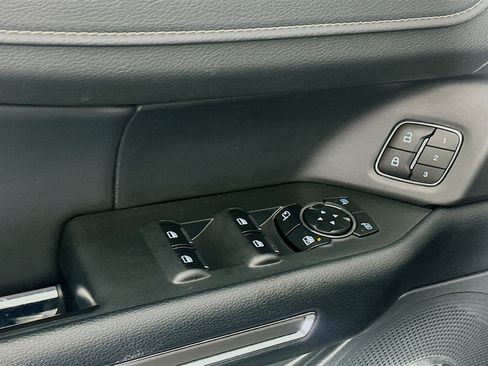 Used 2023 Ford Expedition Max XLT image 15