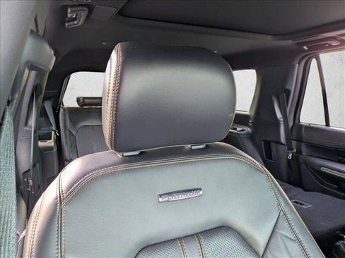 Used 2023 Ford Expedition Platinum RWD image 15