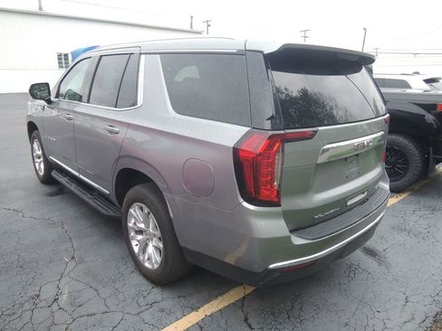 Used 2023 GMC Yukon SLT AWD/4WD image 5