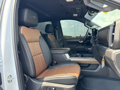 Certified 2026 Chevrolet Silverado 3500 High Country w/ High Country Premium Package AWD/4WD image 26