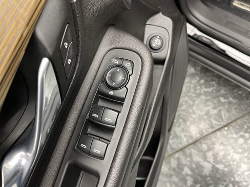 Used 2021 GMC Terrain SLE w/ Driver Convenience Package image 8