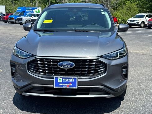 Used 2024 Ford Escape Platinum AWD/4WD image 2