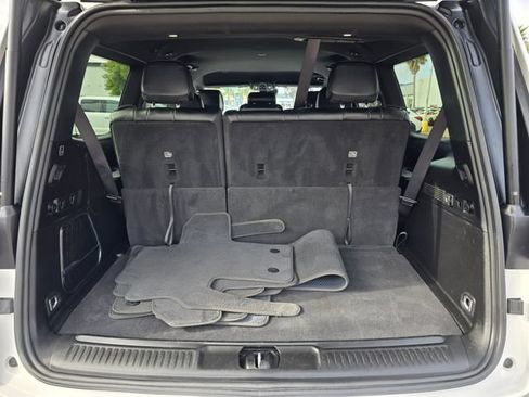 Used 2024 Jeep Wagoneer Series II w/ Flexible Seating Group RWD image 13