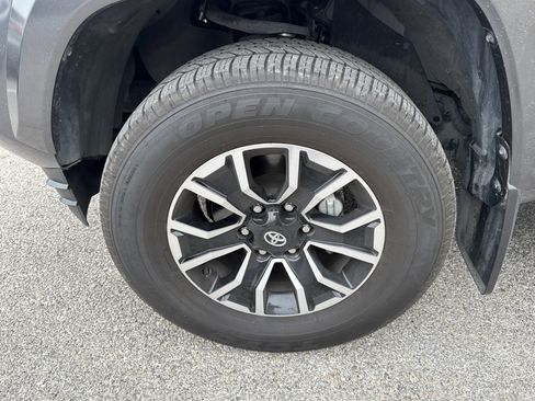 Used 2023 Toyota Tacoma TRD Sport image 9
