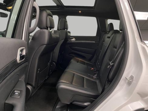 Used 2022 Jeep Grand Cherokee Limited w/ Trailer Tow Group IV image 29