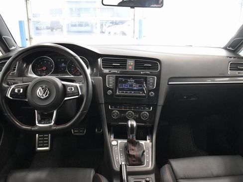 Used 2015 Volkswagen Golf 4-Door image 5