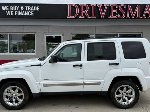 Used 2012 Jeep Liberty Sport AWD/4WD image 5