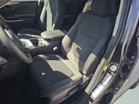 Used 2020 Toyota RAV4 LE w/ Carpet Mat Package image 6