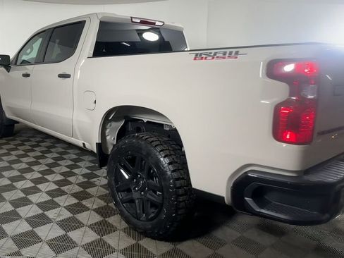New 2026 Chevrolet Silverado 1500 Custom Trail Boss w/ LPO, Dark Essentials Package image 7