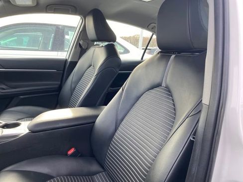 Used 2023 Toyota Camry SE image 18