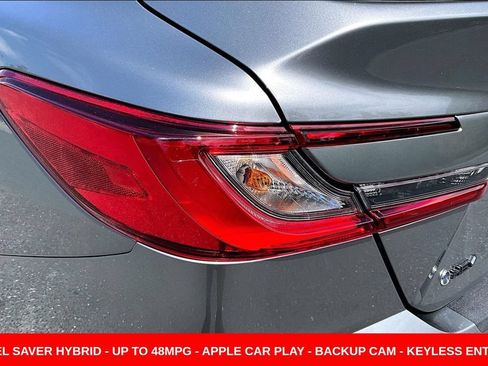 Used 2025 Toyota Camry SE FWD image 22