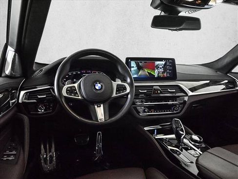 Used 2022 BMW M550i xDrive w/ Executive Package AWD/4WD image 19