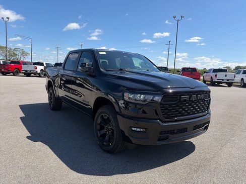 New 2027 RAM 1500 4x4 Crew Cab image 4