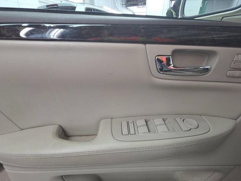 Used 2011 Cadillac DTS image 12