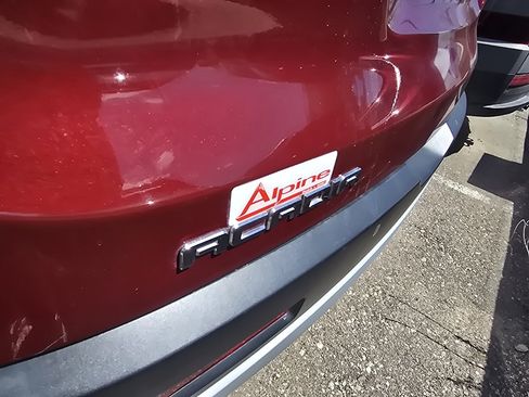 Used 2018 GMC Acadia SLT AWD/4WD image 11