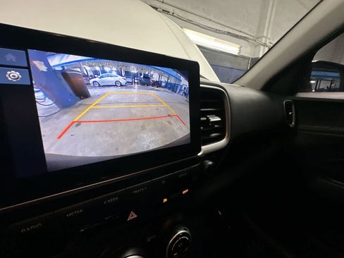 Used 2024 Hyundai Venue SEL FWD image 19