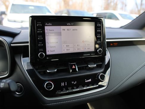 Used 2020 Toyota Corolla Hatchback image 21