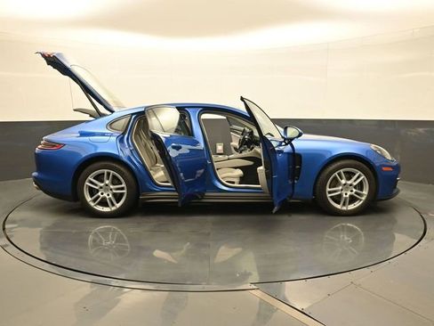 Certified 2017 Porsche Panamera 4 AWD/4WD image 33